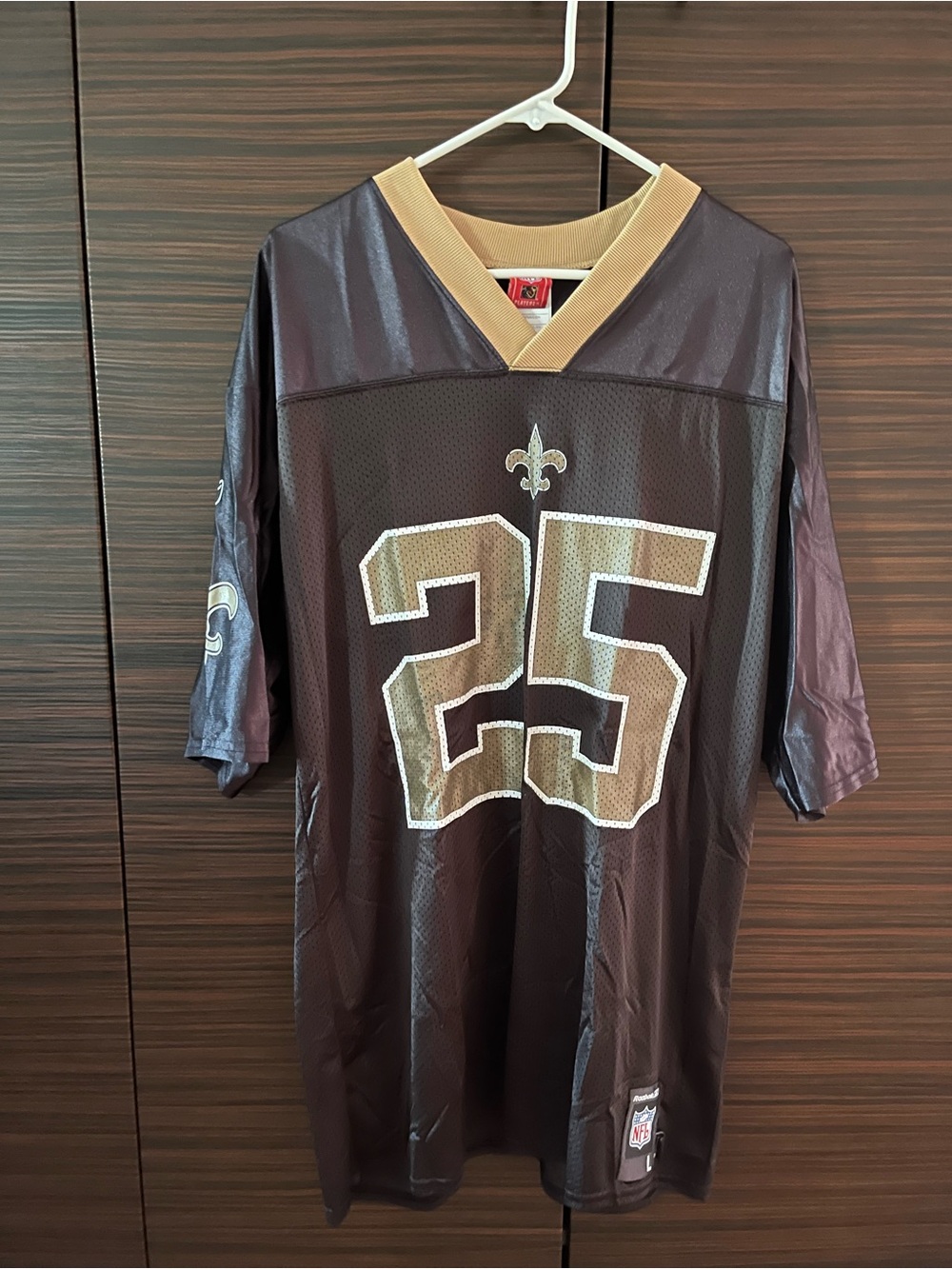 NFL Men’s Football Jersey Saints Reggie Bush #25 in Black and Gold - size large